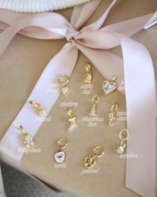 Load image into Gallery viewer, CHARM BAR | HOLIDAY COLLAR CHARM