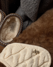 Load image into Gallery viewer, The House Cable Chunky cable-knit texture available in warm Oatmeal and rich Espresso.
